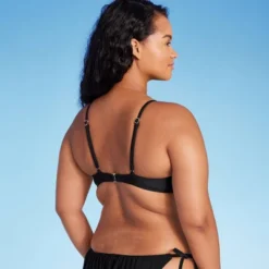 Women's Flower Charm Underwire Bikini Top - Wild Fableā¢