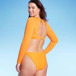 Women's Cropped Open Back Rashguard - Wild Fable™ -Wild Fable GUEST fcd2c72e ff09 4c11 bfd7 d6e5ba93c64f